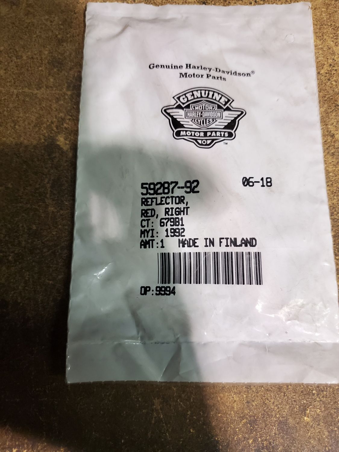 HARLEY DAVIDSON RIGHT RED REFLECTOR 59287-92 HARLEY DAVIDSON RIGHT RED REFLECTOR 59287-92