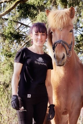"SÓLSKIN" - The premium t-shirt for Icelandic horse fans and riders - Ladies' version