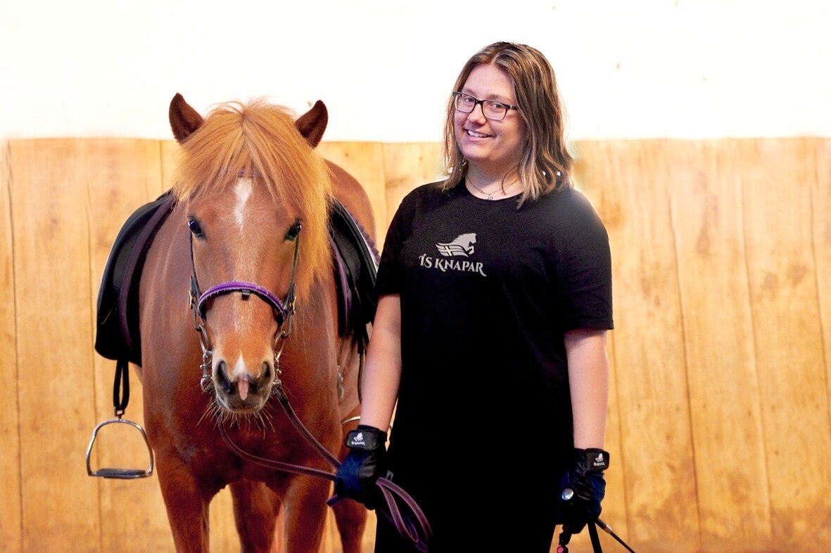 "SÓLSKIN" - The premium t-shirt for Icelandic horse fans and riders - Ladies' version