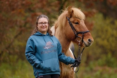 "GULL" hoodie for Icelandic horse fans and riders - kids & teenagers version