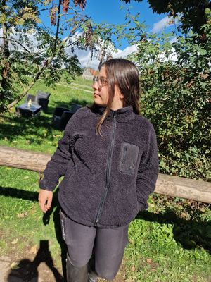 Teddy jacket BANGSI – your cozy must-have for 2025 🩶✨