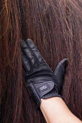 "Varið" - robust leather riding gloves with feeling