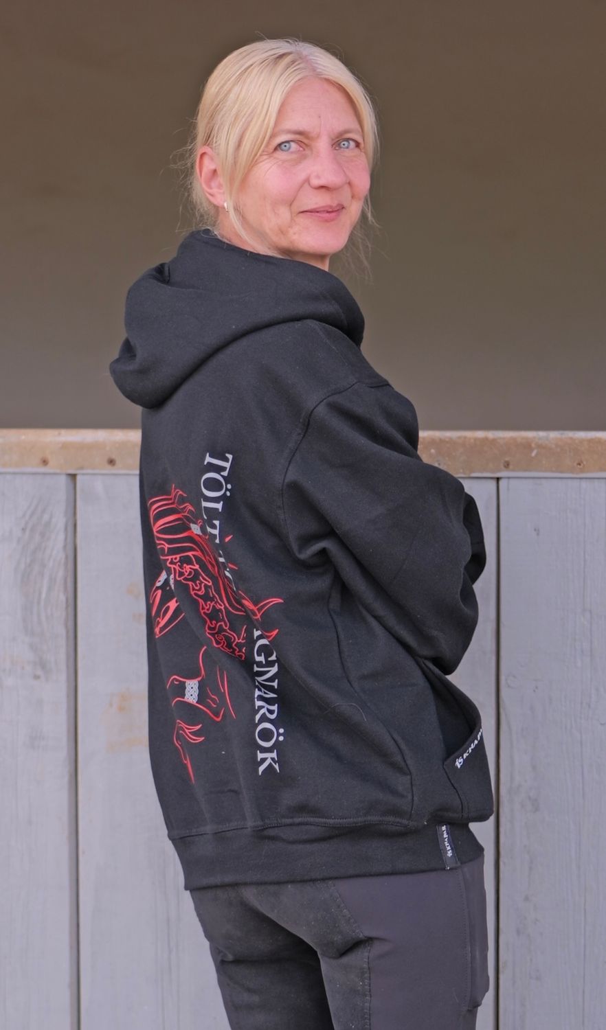 ÍS KNAPAR Hoodie RAGNARÖK HETTA - Rokkhestar