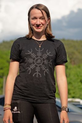 RÚNA - Damenshirt, stilvoll, bequem und alltagstauglich