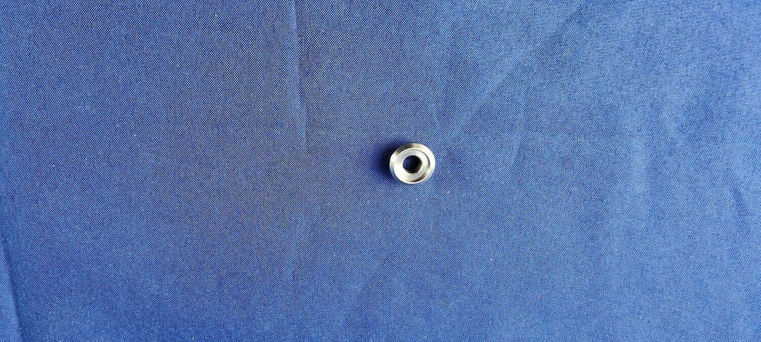 #1109-5-E; VA Buchse für ø5mm für Blatthalteschraube M5