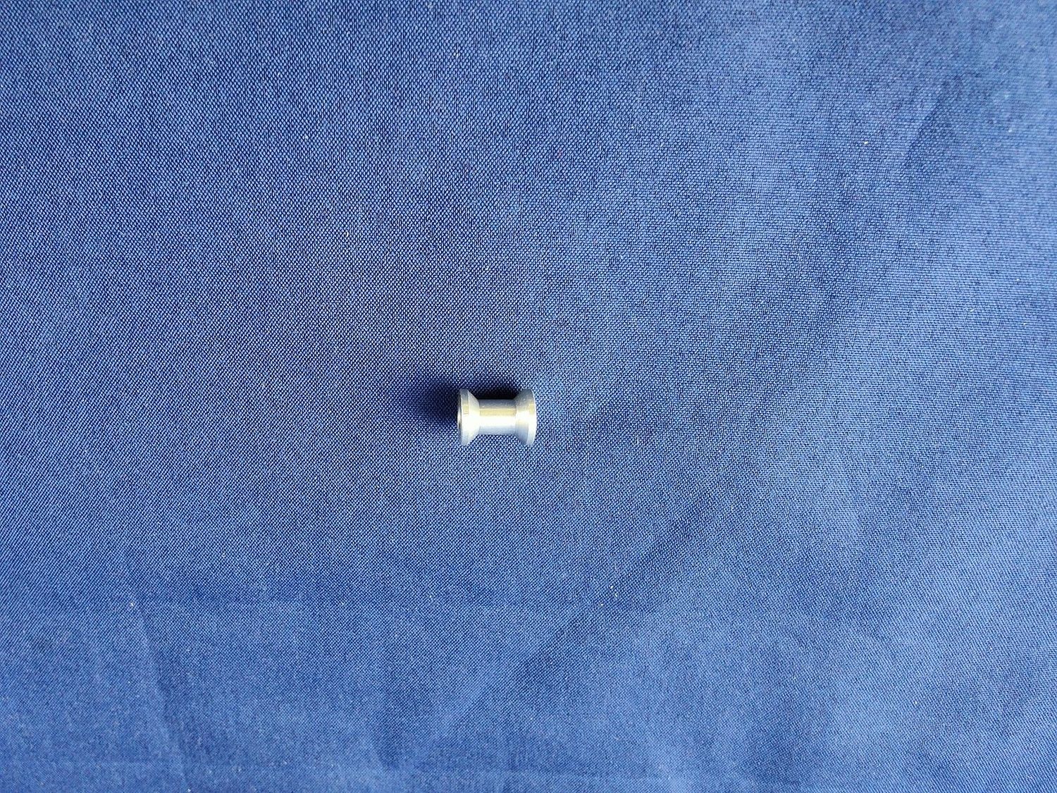 #8011-HCB;   Distanzrolle lang