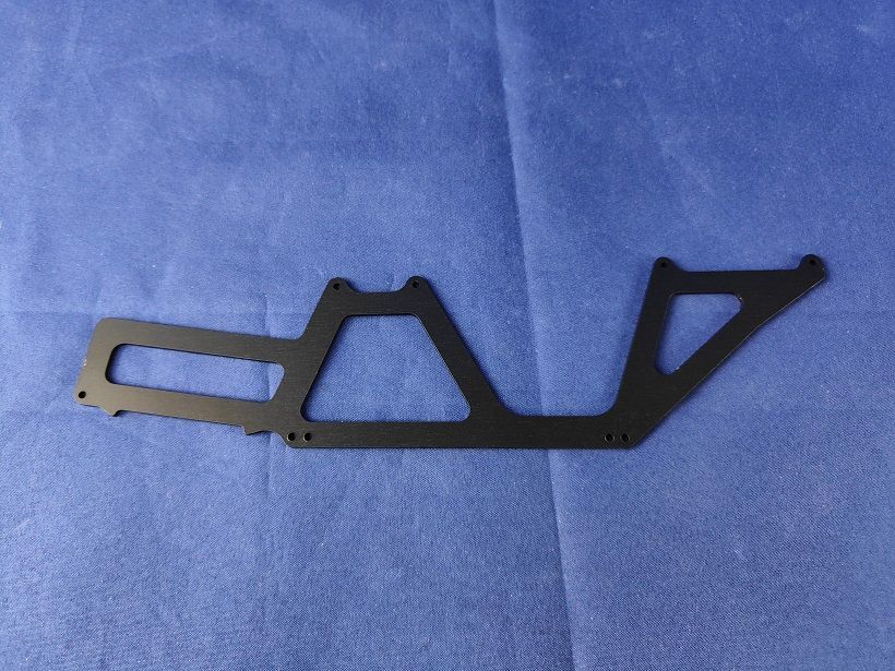 #2005;   Seitenplatte Unterkasten Alu "schwarz"