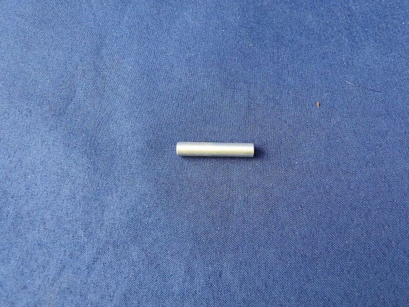 #1046-P;   Abstandsbolzen
