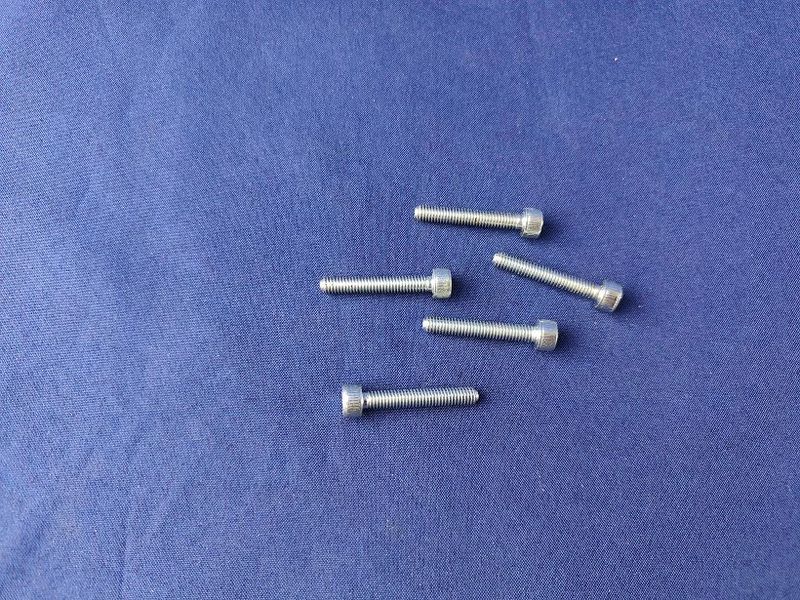 #M4-25-912-88-V-5; ISK M4 x 25 DIN 912 8.8 (5 Stück) #M4-25-912-88-V-5; ISK M4 x 25 DIN 912 8.8 (5 Stück)