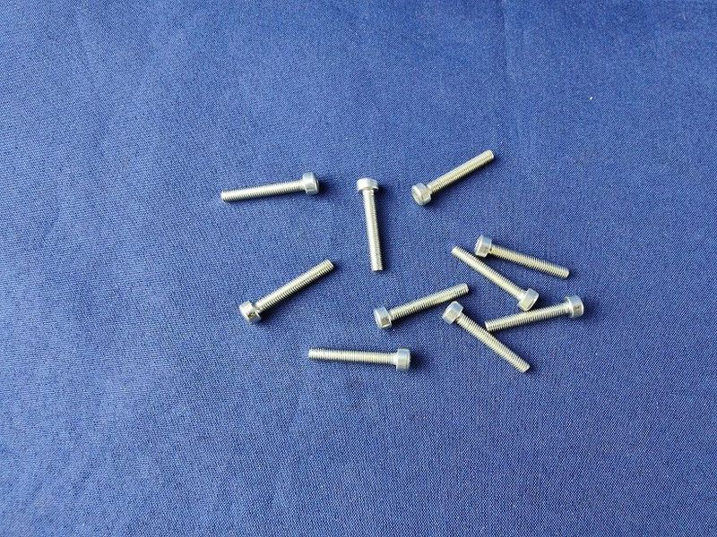 #M3-20-912-88-V-10;  ISK M3 x 20  DIN 912 8.8  (10 Stück) verzinkt