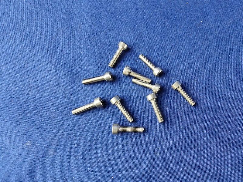 #M4-16-912-88-V-10; ISK M4 x 16 DIN 912 8.8 (10 Stück) #M4-16-912-88-V-10; ISK M4 x 16 DIN 912 8.8 (10 Stück)