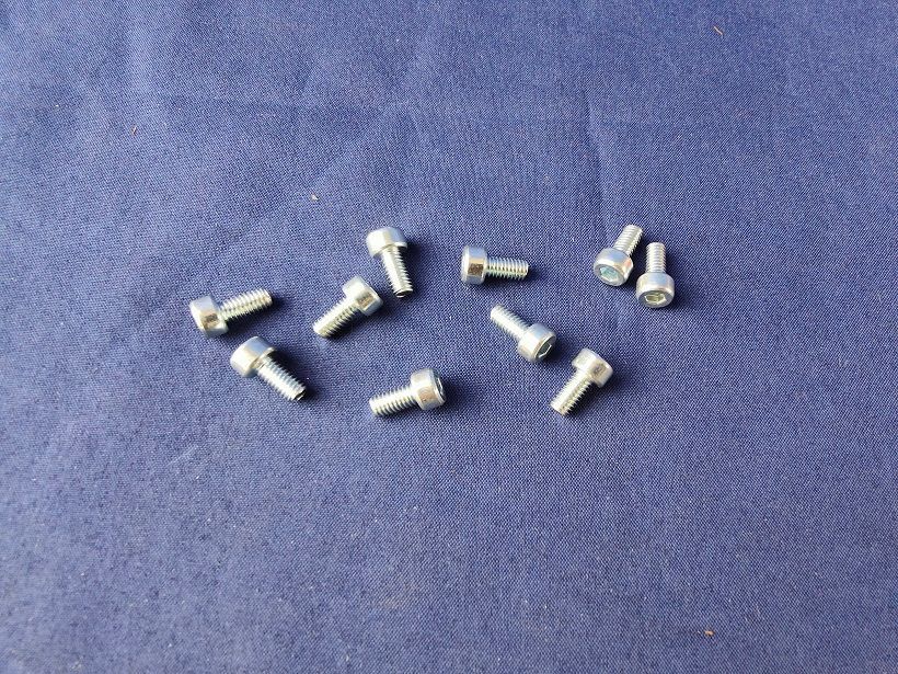 #M4-8-912-88-V-10;  ISK M4 x 8   DIN 912 8.8  (10 Stück)