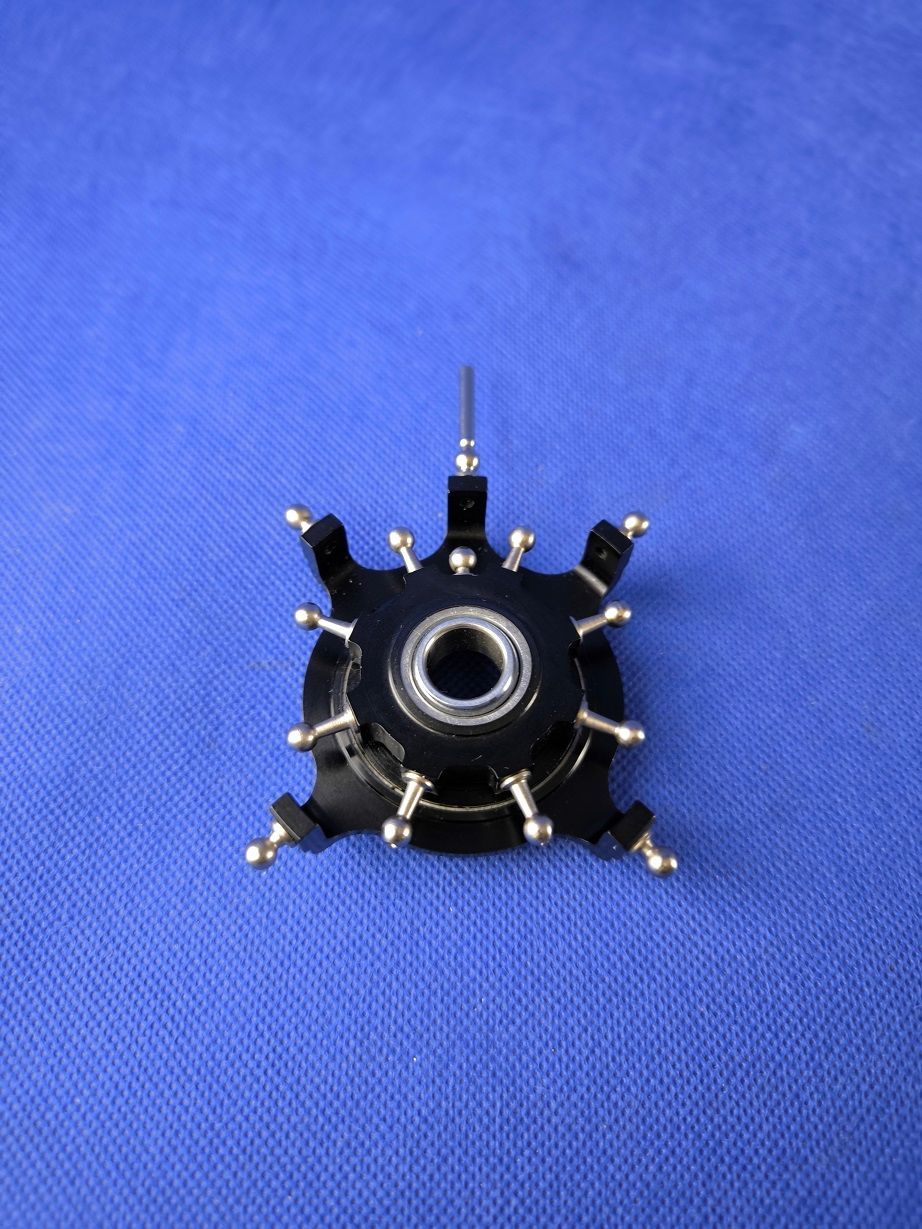 #2002-8-12-S; Taumelscheibe "XL"  8-Blatt; 90° (4-Punkt); für ø12mm Rotorwellen in SCHWARZ