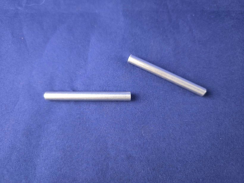 #2006-2;   Bolzen ø 5,8 x 58 (2 Stück)