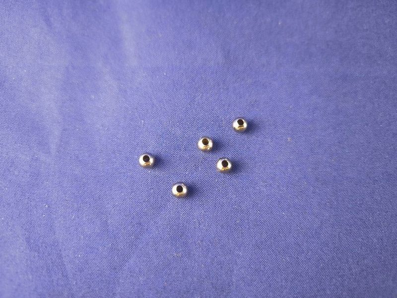 #1057-P-5; Kugel ø4,8mm mit Loch ø2mm (5 Stück) #1057-P-5; Kugel ø4,8mm mit Loch ø2mm (5 Stück)
