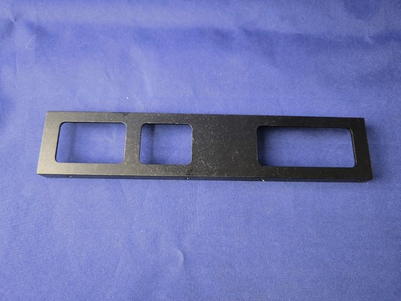 #0303-S;   Mechanikfrontteil "Spant" "schwarz"