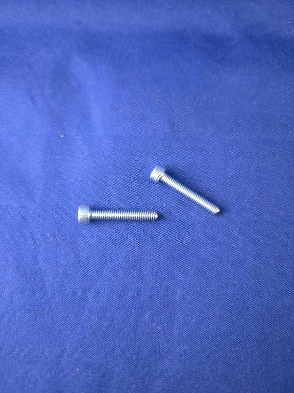 #0320-2; ISK-Schraube M4 x 25 (2 Stück) #0320-2; ISK-Schraube M4 x 25 (2 Stück)