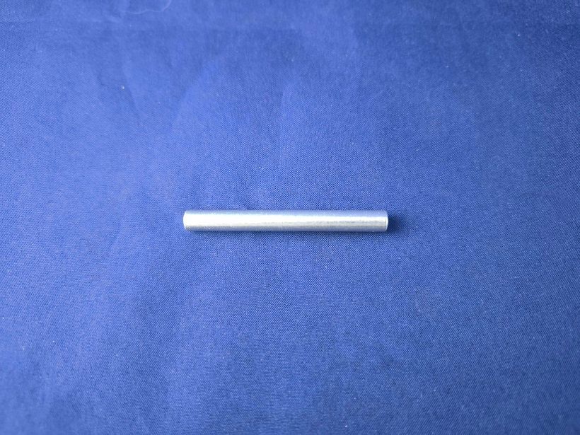 #2006;   Bolzen ø 5,8 x 58