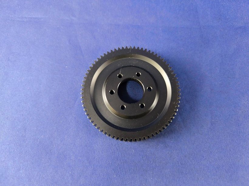 #0352-73;   Hauptzahnrad 73Z  für 15ccm