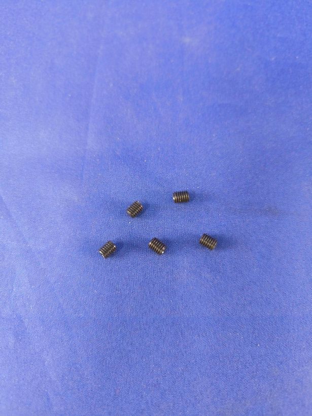 #5030-M-5;   Stiftschraube M5 x 6 für Mehrblattrotorkopfzentralstück  (5 Stück)
