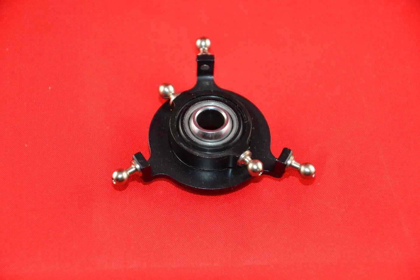 #5050-2-8;    Taumelscheibe 2-Blatt; 120° (3-Punkt); für ø8mm Rotorwellen "DFC" in SCHWARZ