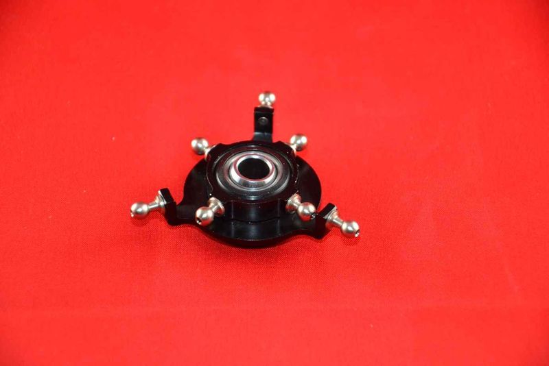 #5050-4-8;    Taumelscheibe 4-Blatt; 120° (3-Punkt); für ø8mm Rotorwellen "DFC" in SCHWARZ