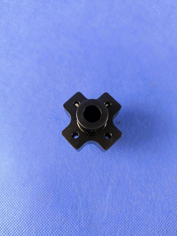 #1100-4-10-S; 4-Blatt Rotorkopfzentralstück für ø10mm "Rotorwelle" in Schwarz