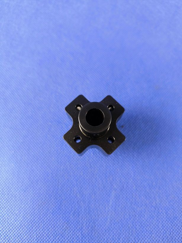 #1100-4-10-S-E; 4-Blatt Rotorkopfzentralstück für ø10mm "Rotorwelle" in Schwarz