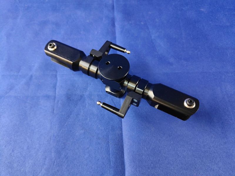 #2000-2-12K-60-F3C-S;  2-Blatt Rotorkopf F3C 700 Serie ø12mm; Dämpfung 60mm in SCHWARZ