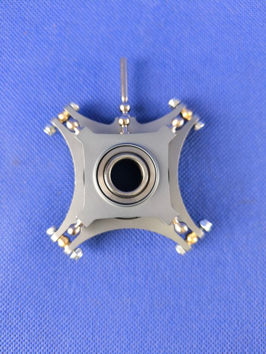 #7200-4-12;  4-Blatt Taumelscheibe 90°  für  ø12mm