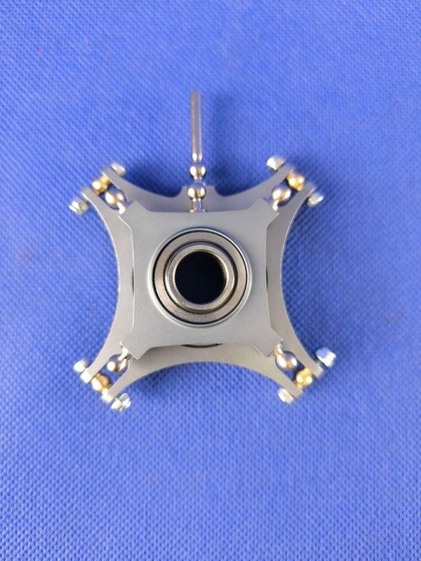 #7200-4-12; 4-Blatt Taumelscheibe 90° für ø12mm #7200-4-12; 4-Blatt Taumelscheibe 90° für ø12mm