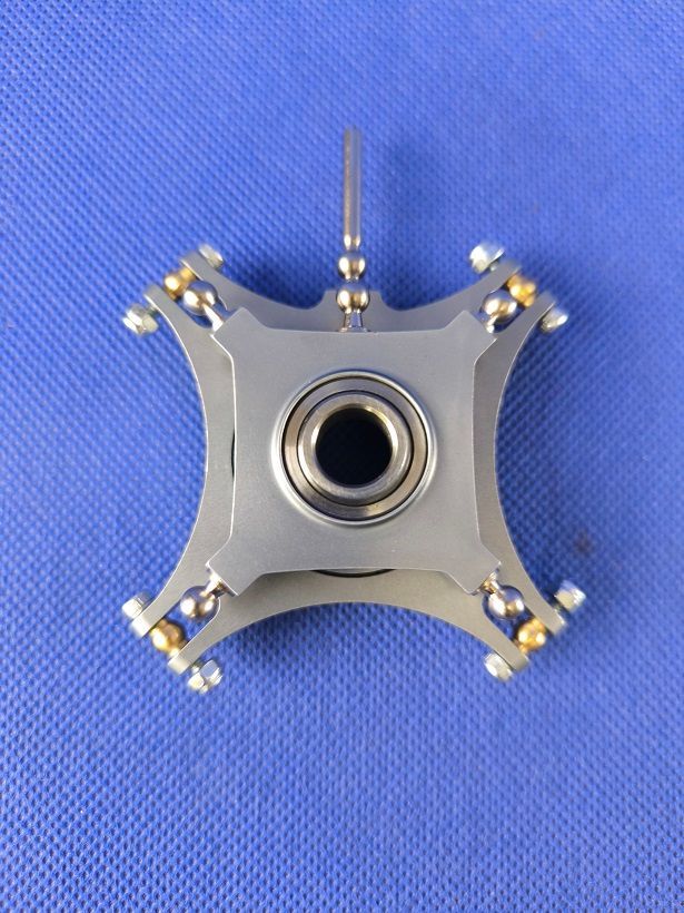 #7200-4-10;  4-Blatt Taumelscheibe 90°  für  ø10mm