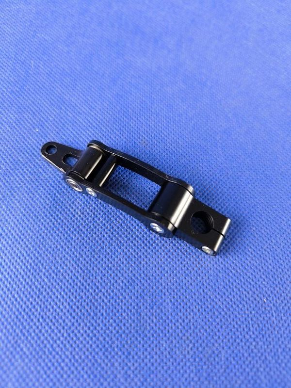 #1003-8-S: Taumelscheibenmitnehmer für ø8mm Rotorwellen in SCHWARZ