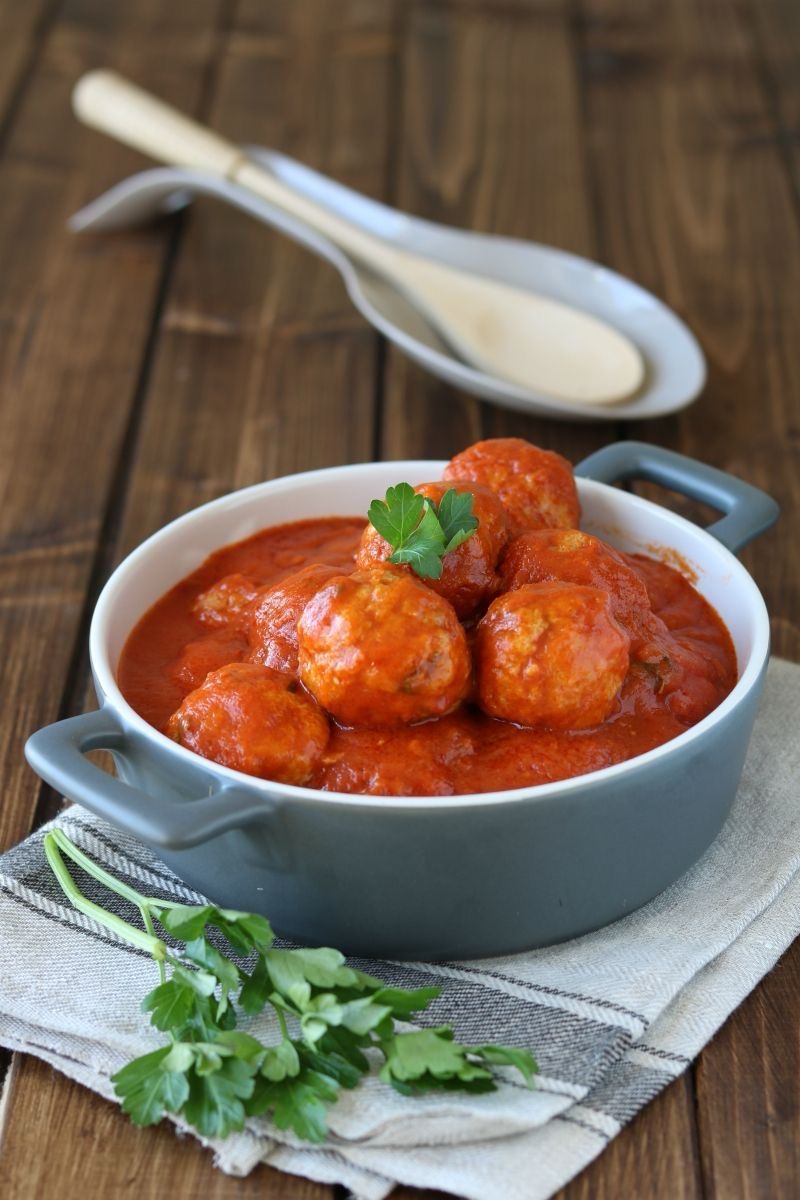Polpettine al pomodoro con gratin di patate broccoli