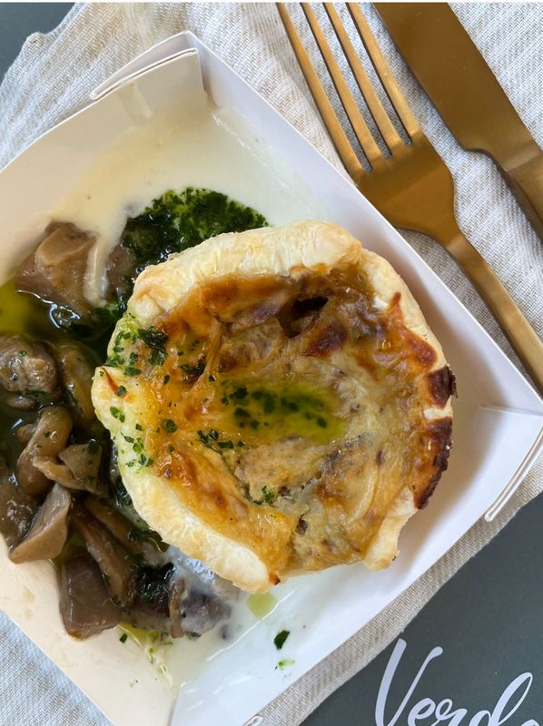 Tortino di erbette e formaggio  con zucca e cavolo nero