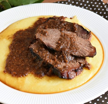 Brasato al vino rosso con polenta