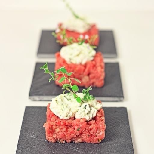 Battuta di manzo con maionese al limone e pepe
