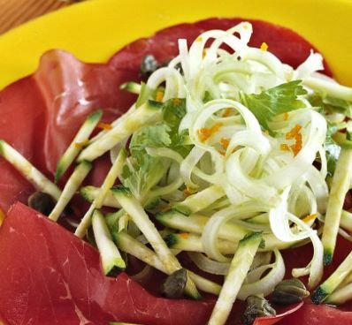 Carpaccio fumè con insalatina di Sedano, champignon e Grana
