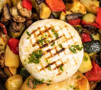 Tomino alla griglia con ratatouile di verdure