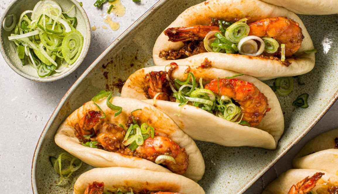 Bao ai gamberi e curry rosso