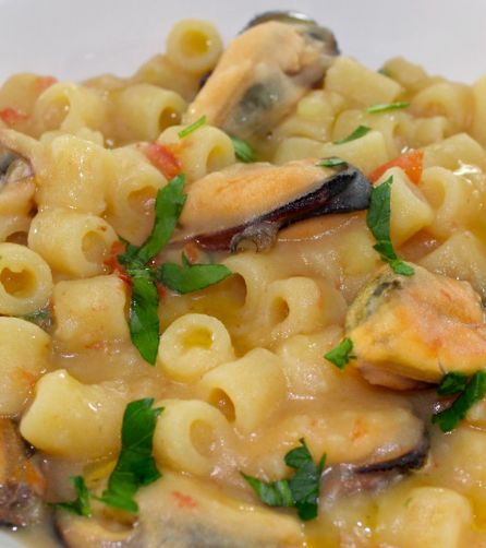 Pasta, patate e cozze e scamorza