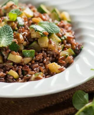 Riso integrale, zucchine trifolate