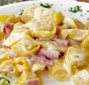 tortellini panna e prosciutto