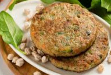 Burger di broccoli con broccoli e fagiolini profumati