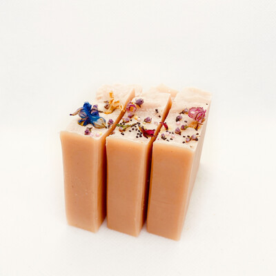 Andlit - turra húð