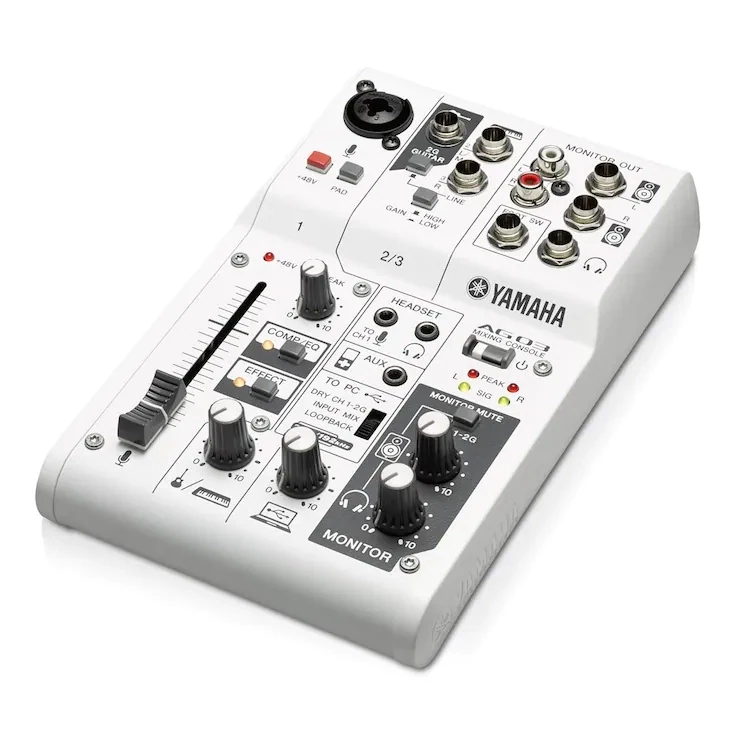 AG03 Console de mixage