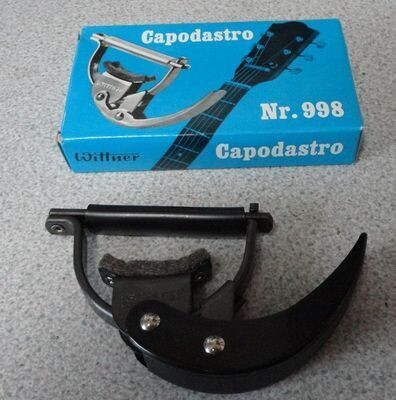GUITARE CAPO VINTAGE OUEST-ALLEMANDE NR.998 FABRIQUÉE PAR WITTNER. NEUF