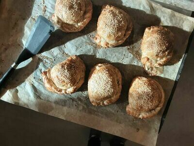 Mature Cheddar &amp; Roast Red Onion Pasty