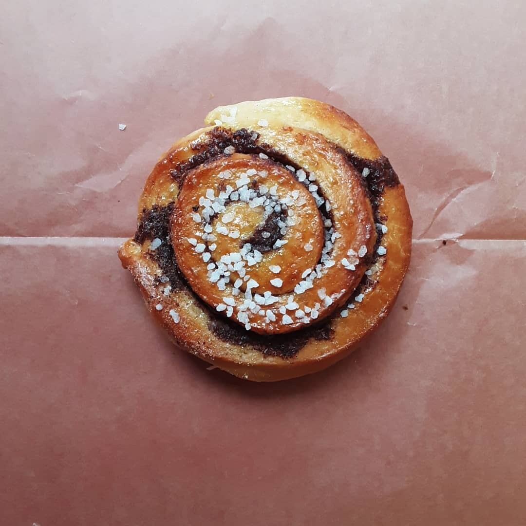 6 cinnamon buns 6 cinnamon buns