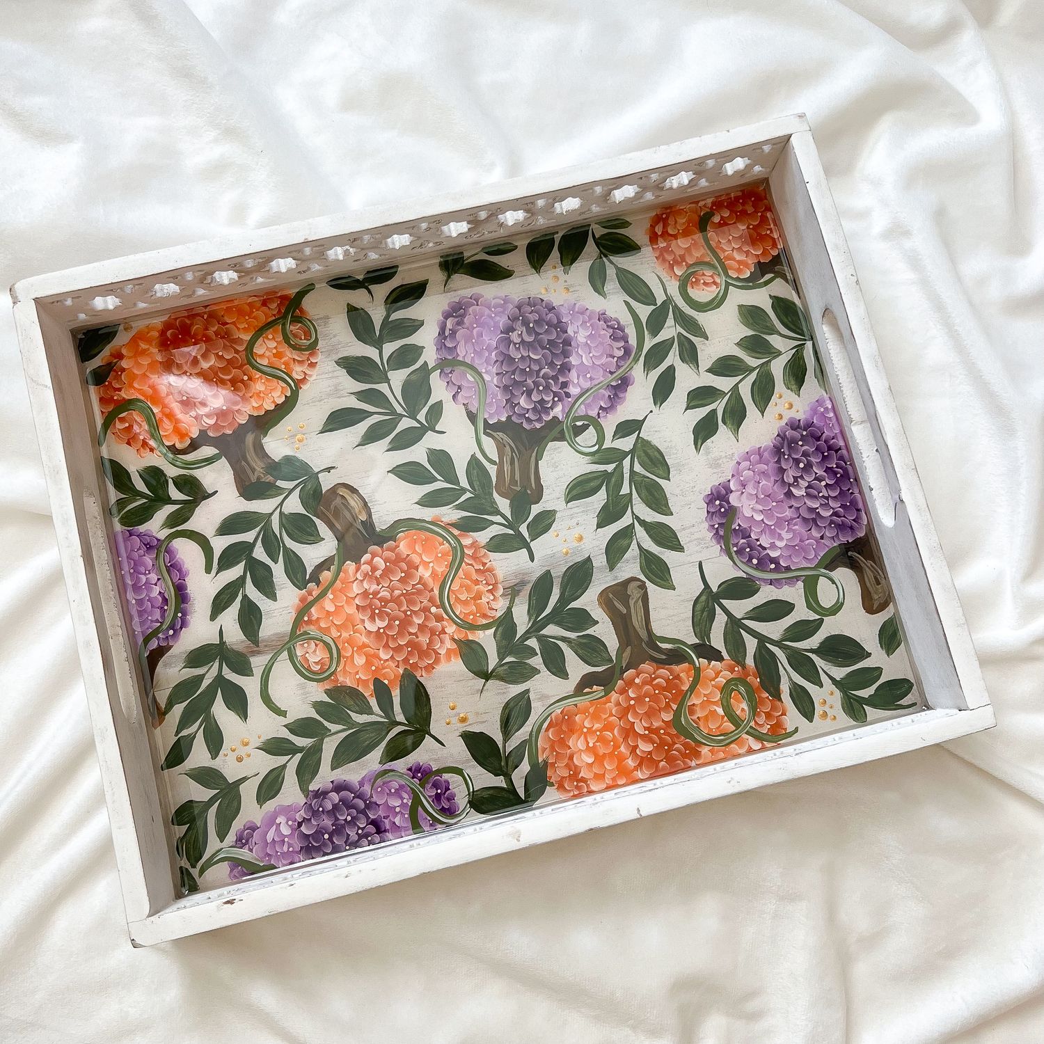 Medium Distressed White Tray (No decorative sides) Medium Distressed White Tray (No decorative sides)